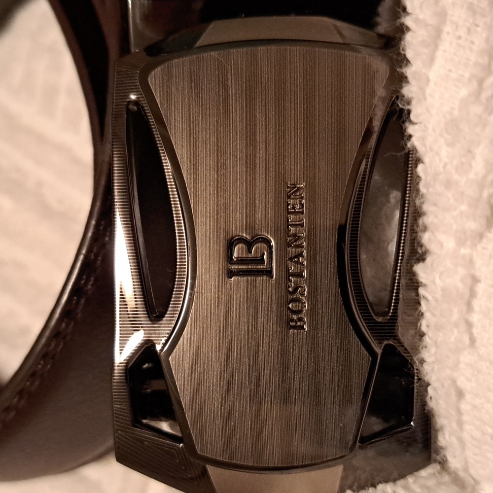 Bostanten Brown belt. Measures 46 in.